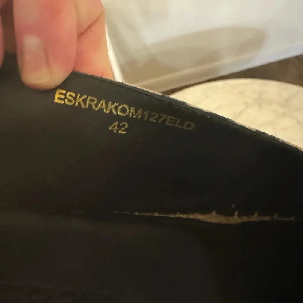 Authentic Burberry espadrilles 42 NWOB